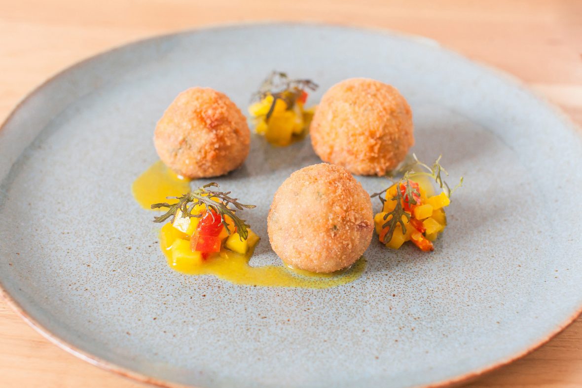 The Parsons Table in Arundel. Photography by Brighton and London photographer Emma Gutteridge